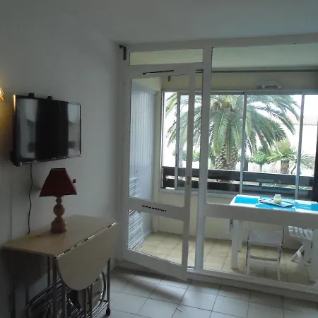 Apartment Arche De Noe 1 *