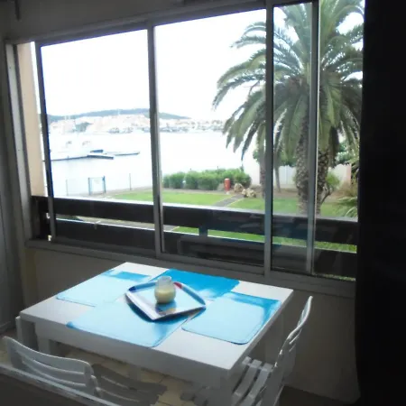 Apartment Arche De Noe 1 *